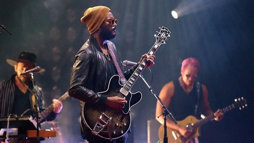 Gary Clark Jr. playing live